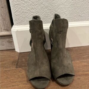 Elegant Olive Green Women's Shoes